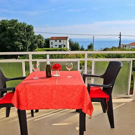 Lela Apartment